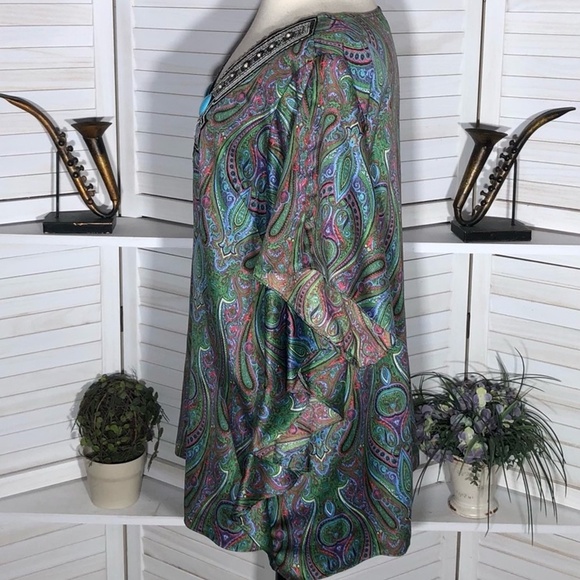 Paisley V Neck Dress with Jewel Details - Picture 4 of 12